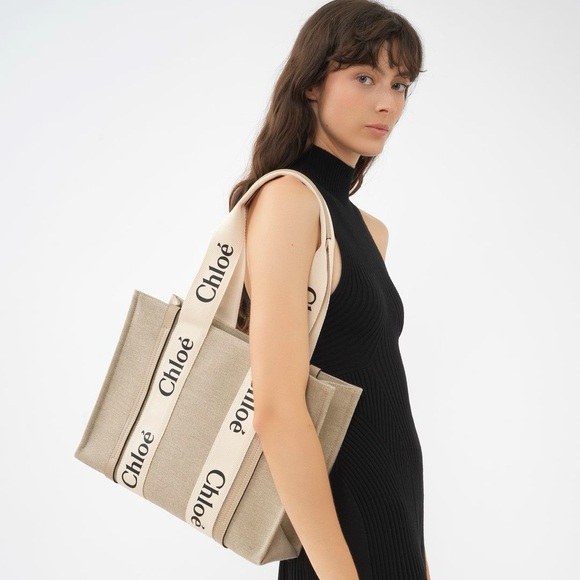 Chloe woody tote in medium - Picture 3 of 9